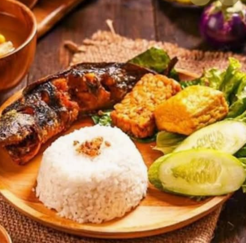 印尼炸土虱風味飯Lalapan Lele